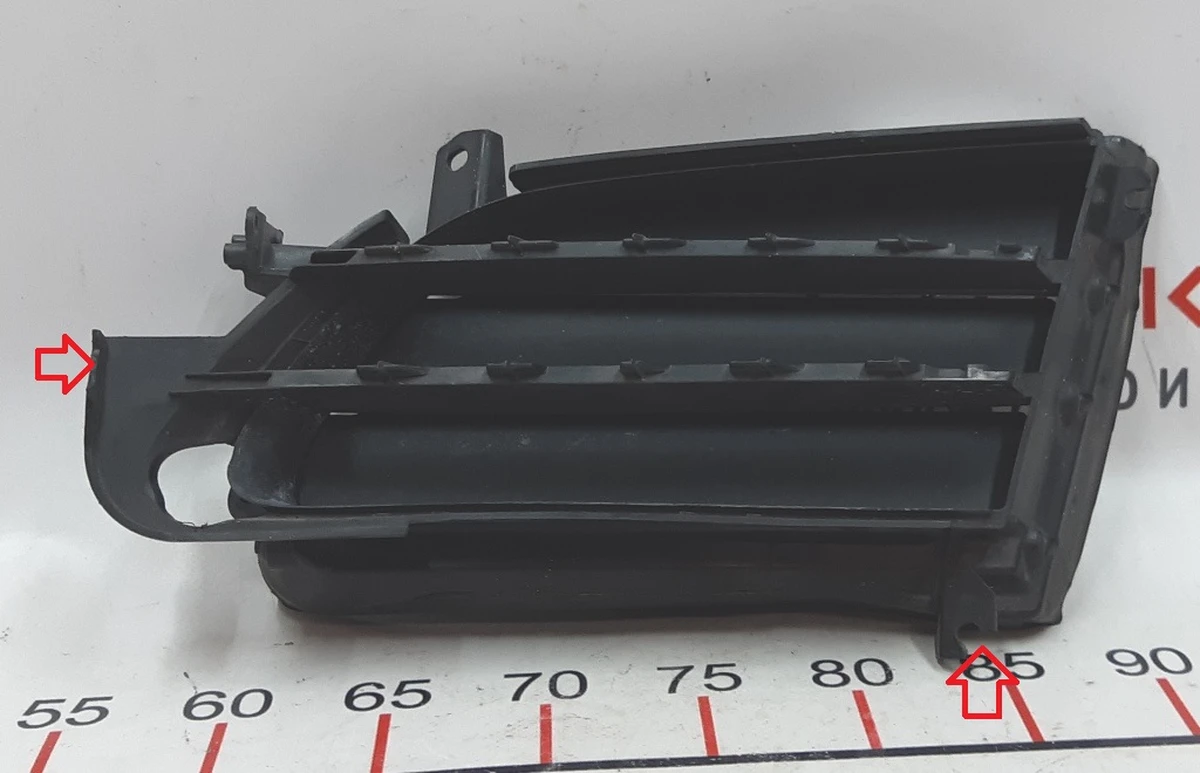 2 Корпус активного люверса лівий (без модуля і хром накладок) з пошкодженням Tesla model S 1007268-00-F