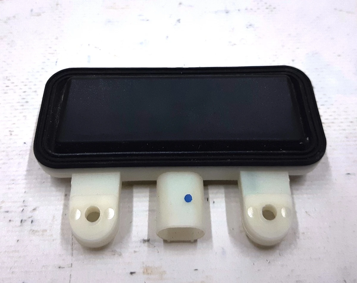 1 Кнопка открытия крышки багажника Tesla model S, model S REST 1007287-00-A