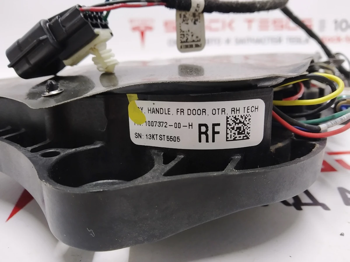 Механізм ручки зовнішньої передньої правої в зборі GEN 1 Tesla model S 1135725-S0-A