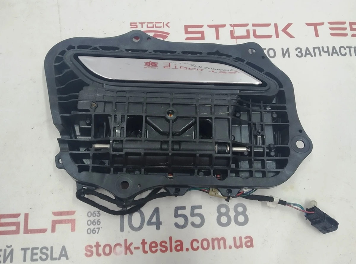 1 Механізм ручки зовнішньої передньої правої у зборі GEN 1 Tesla model S 1135725-S0-A