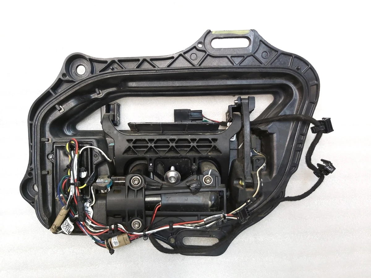 5 Механізм ручки зовнішньої задньої правої GEN 1 без ліхтаря підсвічування та магнітного датчика Tesla model S 1135723-S0-A