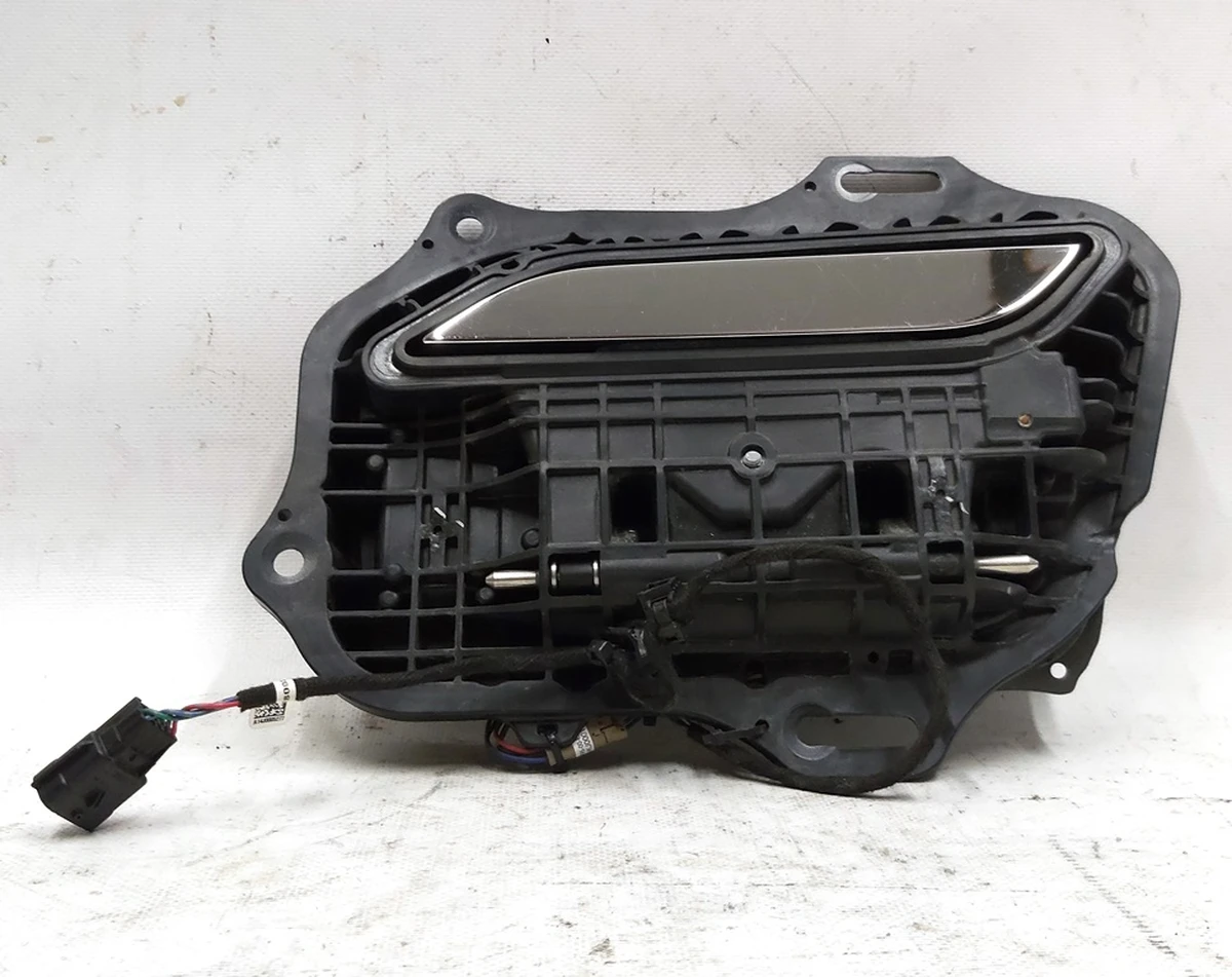 ASY- RR LH, GEN1 DH, NOGRIP, 2.1 SVC RPL GEN1 complete with chrome and inner plate Tesla model S 1135722-S0-A