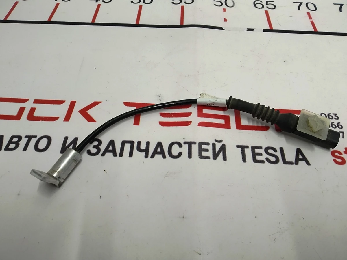 17 Датчик температури компресора пневмопідвіски Tesla model S 1007423-00-B