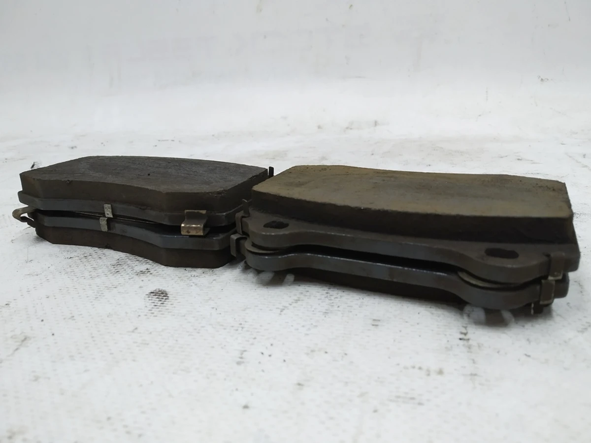 3 Колодки тормозные задние BREMBO (комплект 4 штуки) Tesla model S REST, Tesla model X 1097416-00-B