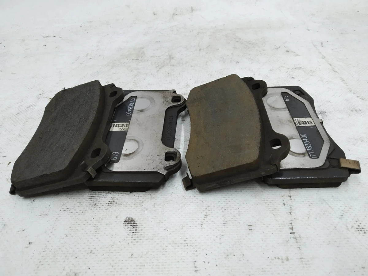 3 Колодки тормозные задние BREMBO (комплект 4 штуки) Tesla model S REST, Tesla model X 1097416-00-B