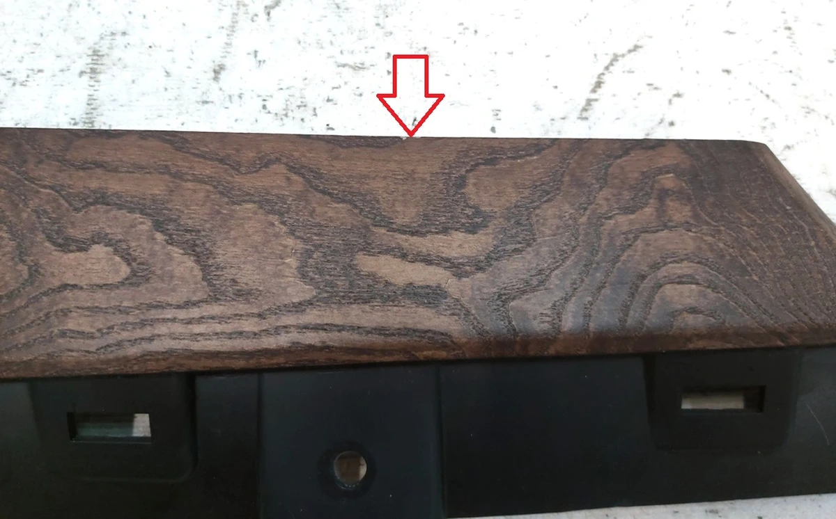 18 Декоративная накладка центральной панели пассажирская FIGURED ASH MATA с повреждением Tesla model S REST, model X 1004518-99-I