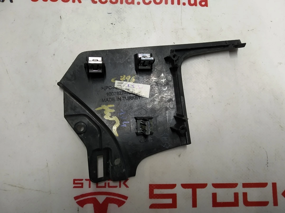 23 Декоративная накладка центральной панели водительская правая D-CARBON FIBER Tesla model S REST, Tesla model X 1004518-11-I