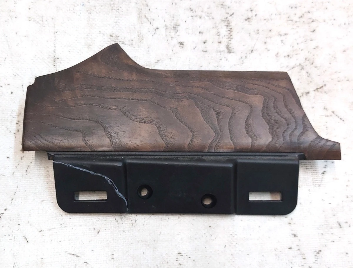 18 Декоративна накладка центральної панелі водійська ліва FIGURED ASH MATA Tesla model S REST, model X 1004518-99-I