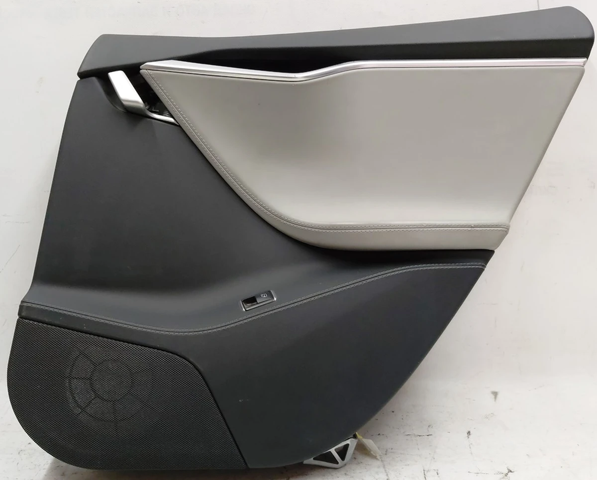 4 Карта дверей задньої правої у зборі PUR/LTHR BLACK/GREY з пошкодженням Tesla model S, model S REST 1008105-03-L