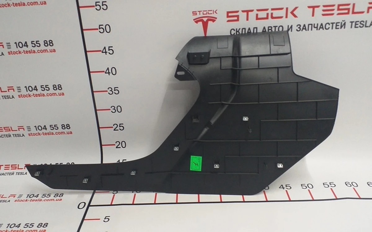 3 Облицювання центральної консолі ліва передня Tesla model S, model S REST 1008247-00-E