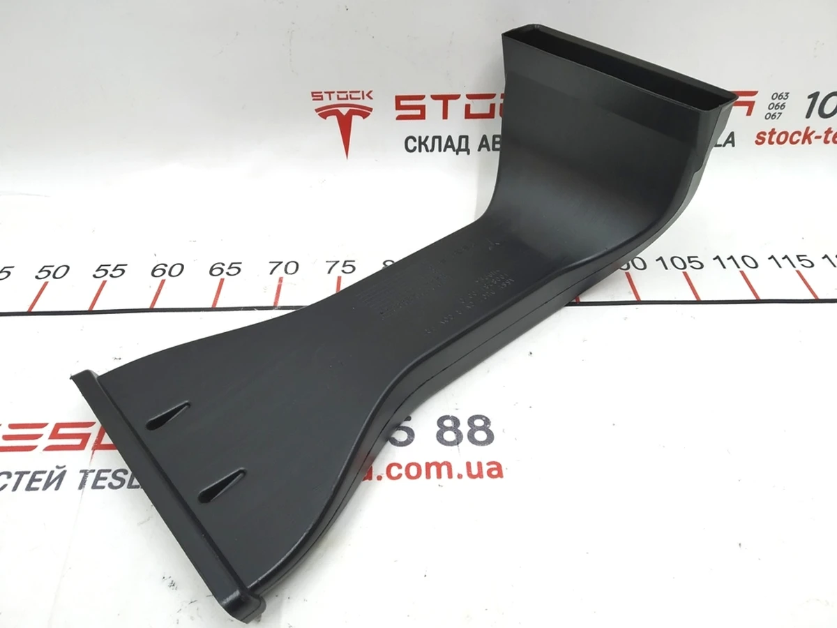 13 Воздуховод центральной консоли передний Tesla model S, model S REST 1008281-00-F