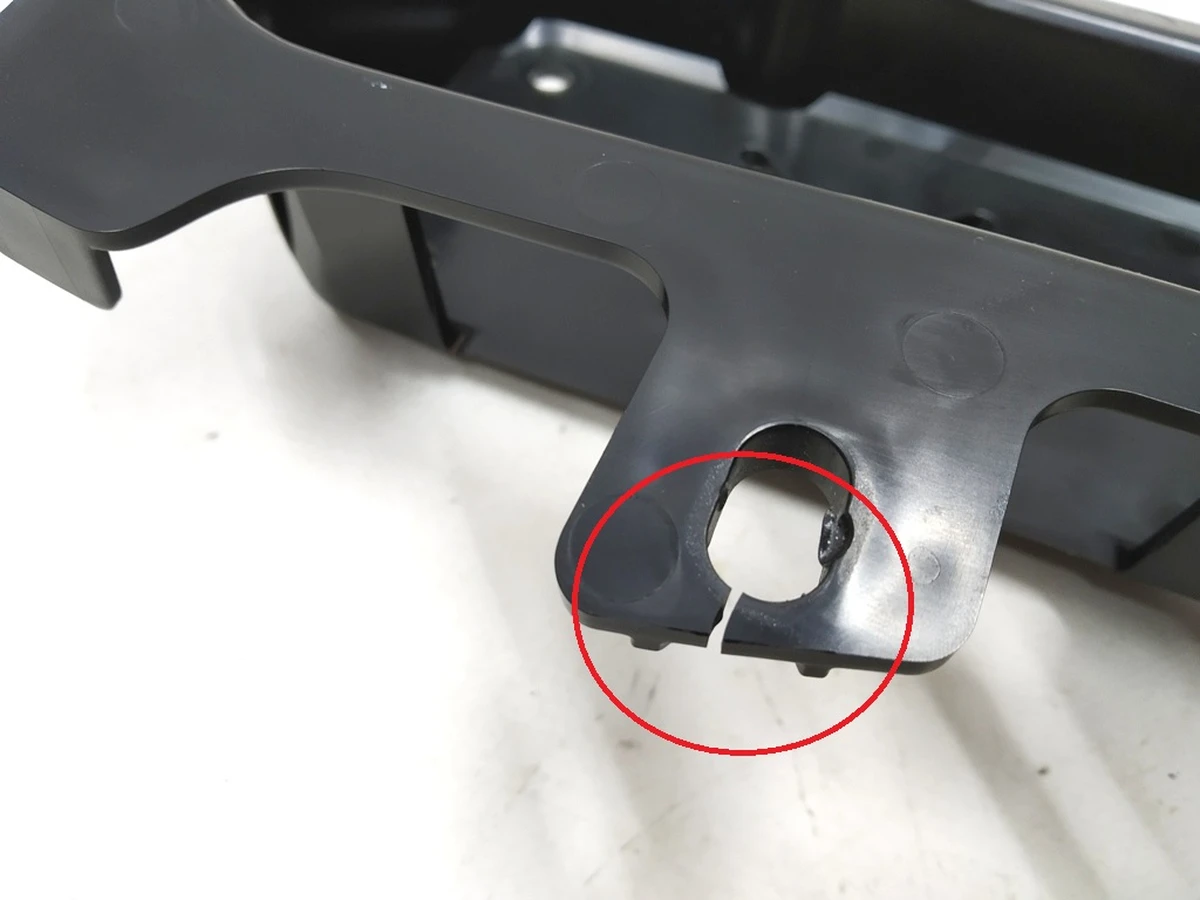 3 ECU PARK ASSIST control unit mounting bracket damaged Tesla model S 1008903-00-B