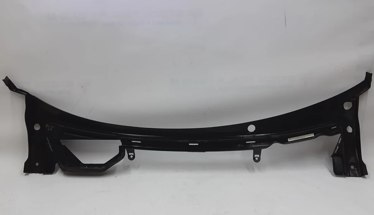 7 Подкапотная накладка стеклоочистителей Tesla model S 1008976-00-F