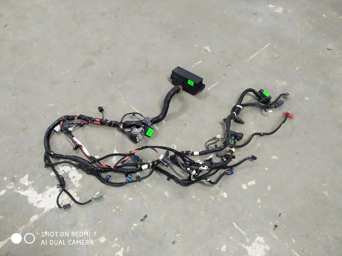 2 Електропроводка передня ліва підкапотна Tesla model S 1009096-04-H