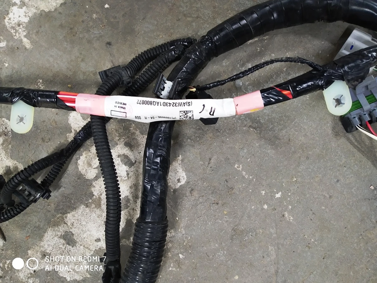 2 Електропроводка передня ліва підкапотна Tesla model S 1009096-04-H