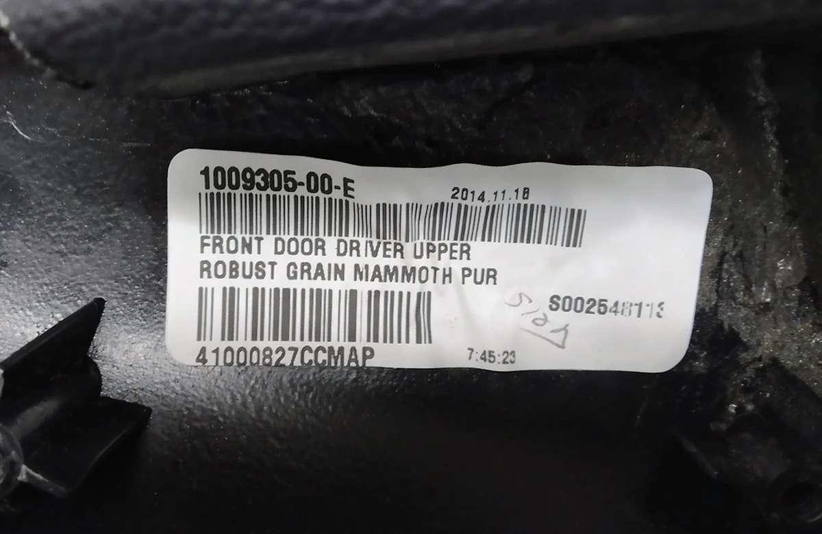 33 lining inside top. front left door cards (GRAIN MAMMOTH PUR, structured leather) Tesla model S, model S REST 1009305-01-E