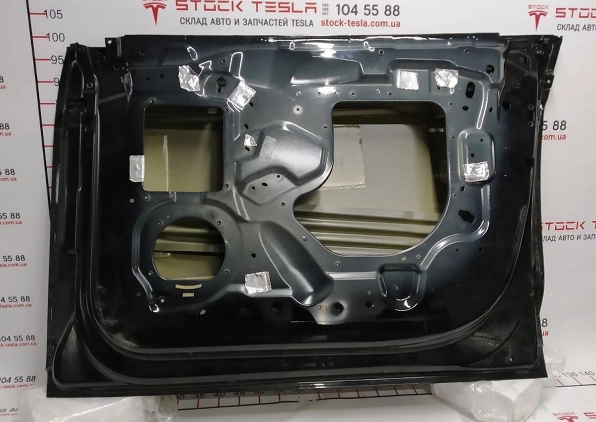 5 Двері передні права (метал) (з пошкодженням) Tesla model X 1069536-E0-C