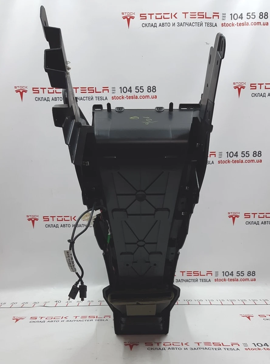 1 Center console assembly (armrest BLK BASE cup holder PIANO BLK) NEW Tesla model S 1010249-00-A