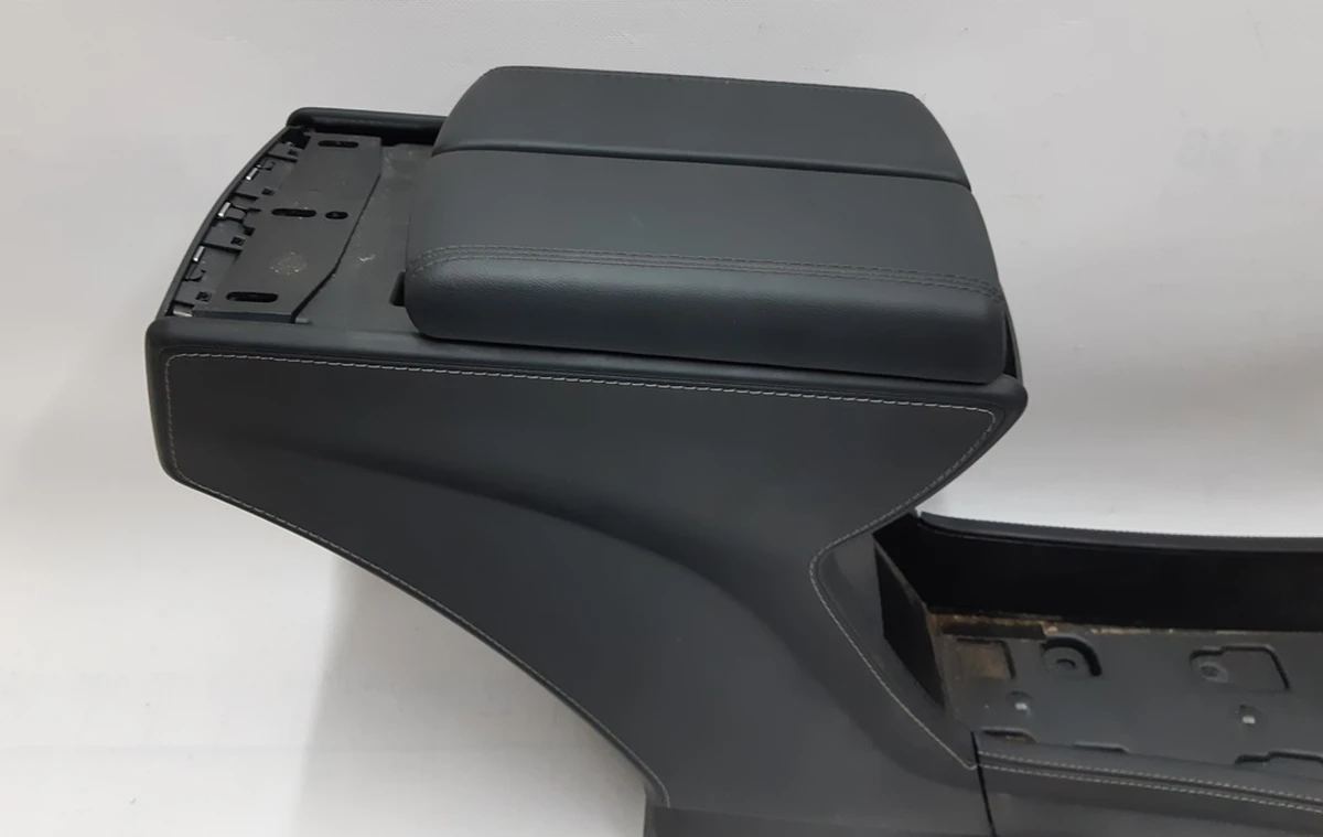 1 Center console incomplete (armrest Black BASE) Tesla model S 1010249-00-A