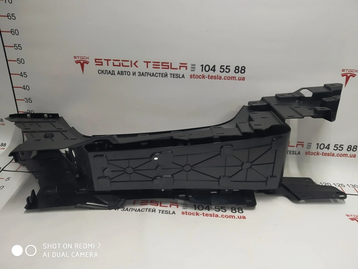 1 Каркас пластиковий центральній консолі Tesla model S 1010759-00-B