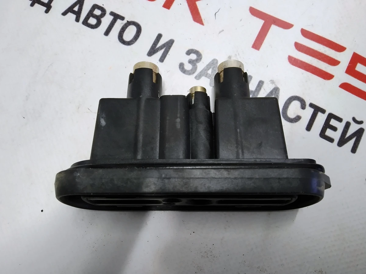 Высоковольтный разъем основоной батареи Tesla model S 1011387-00-B