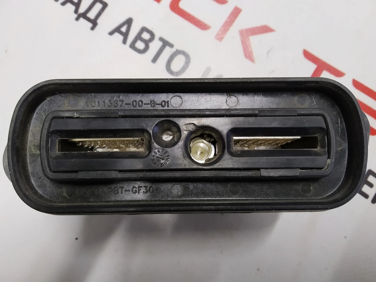 Высоковольтный разъем основоной батареи Tesla model S 1011387-00-B