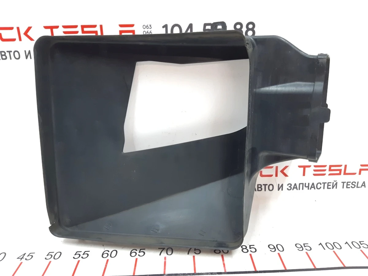 9 ASSY, DUCTING FR END RR RH RWD with damage Tesla model S 1038059-00-A