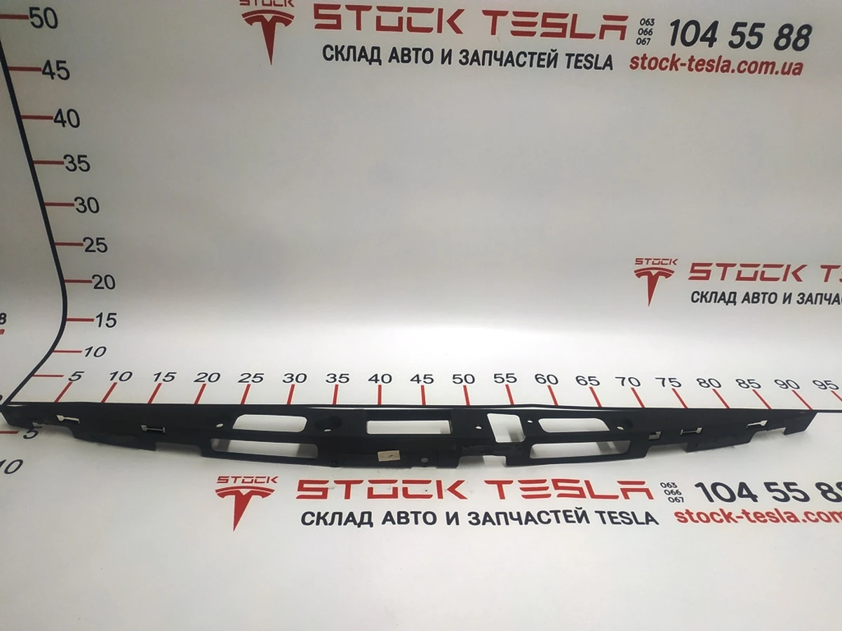 11 BRACKET FOR LIFTGATE APPLIQUE WITH CAMERA OPTION Tesla Model S, Model S REST 1011685-01-C