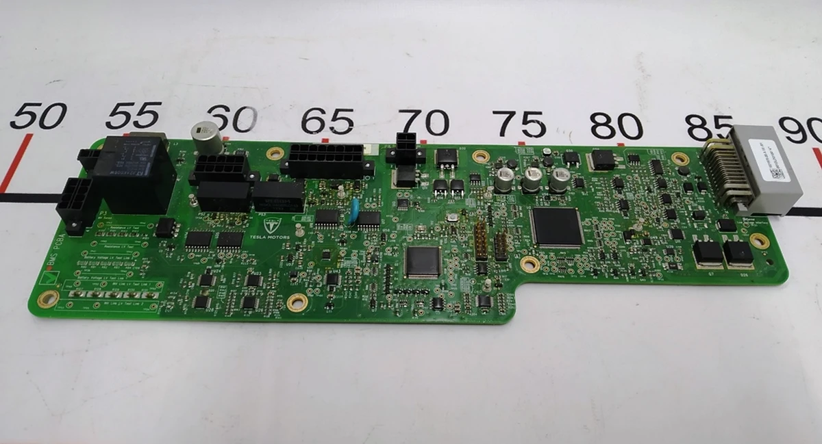 30 Плата BMS управления основной батареей Tesla model S 1047340-01-F