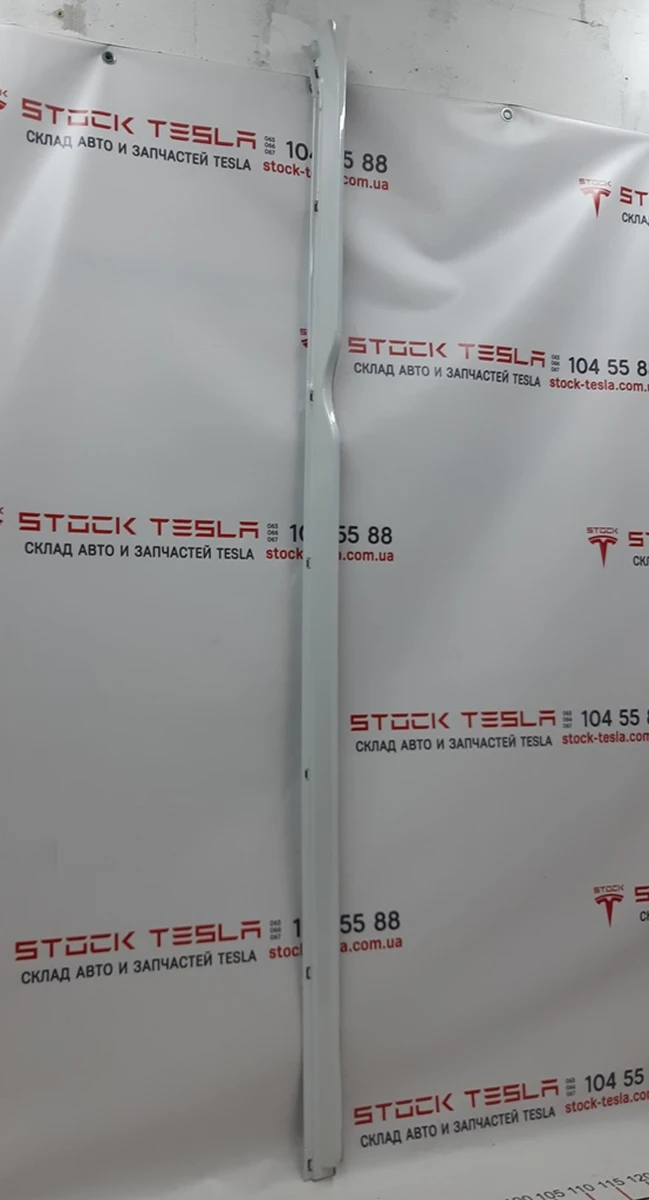 6 Door sill molding left decorative (plastic) PBCW Tesla model S, model S REST 1012215-00-G