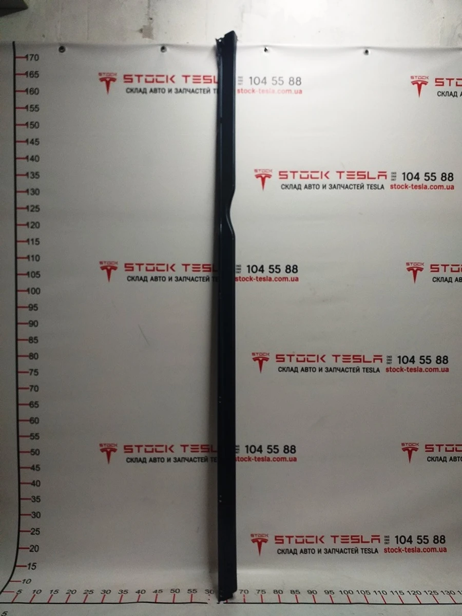 6 Door sill molding left decorative (plastic) Tesla model S, model S REST 1012215-00-G