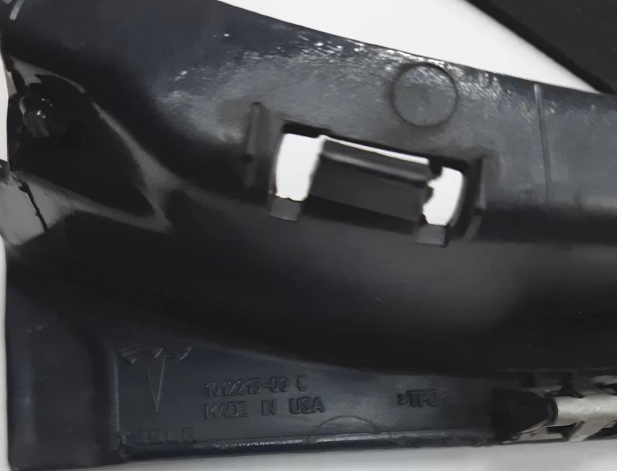 6 Молдинг накладки порога левый декоративный (пластик) PBSB Tesla model S, model S REST 1012215-00-G