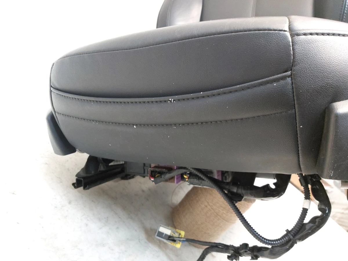 1 Сидіння водійське у зборі BASE BLK (GEN 1, широкий підголовник, з кишенею) Tesla model S, model S REST 1013072-01-C