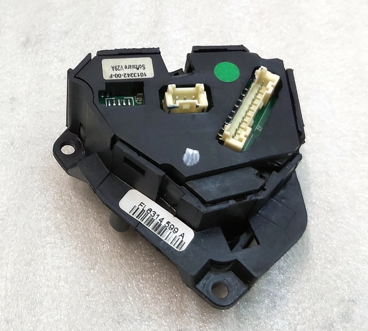 1 Кнопка переключения (на руле) левая некондиция Tesla model S REST, model X 1013242-00-H