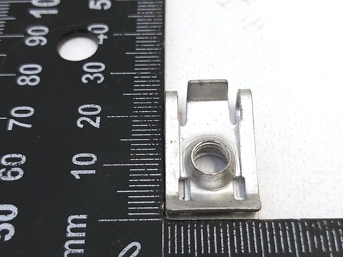 13 Скоба MT,M6,0.5-3.0,STL,G0110 Tesla all models (кроме Model Y Feb 2025) 1013802-00-B