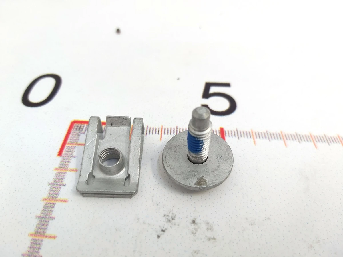 13 Скоба M6 0.5-3.0 MULTITHREAD з болтом M6-1.00X20 Tesla all models (крім Model Y Feb 2025) 1013802-00-B