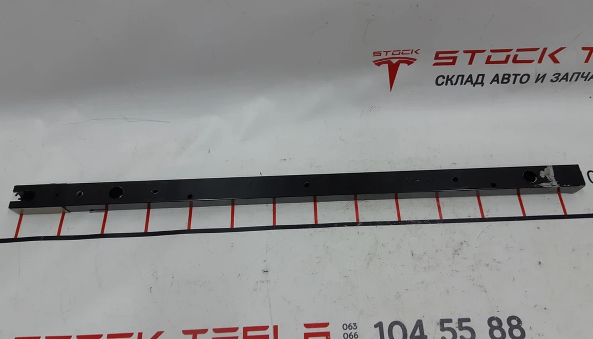 Планка прижимная основной батареи GU-10 Tesla model X S REST 1014153-GU-10