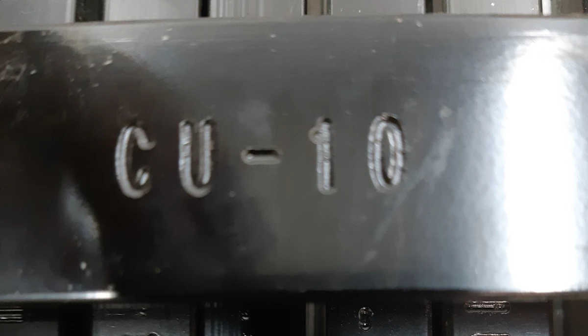 Планка прижимная основной батареи GU-10 Tesla model X S REST 1014153-GU-10