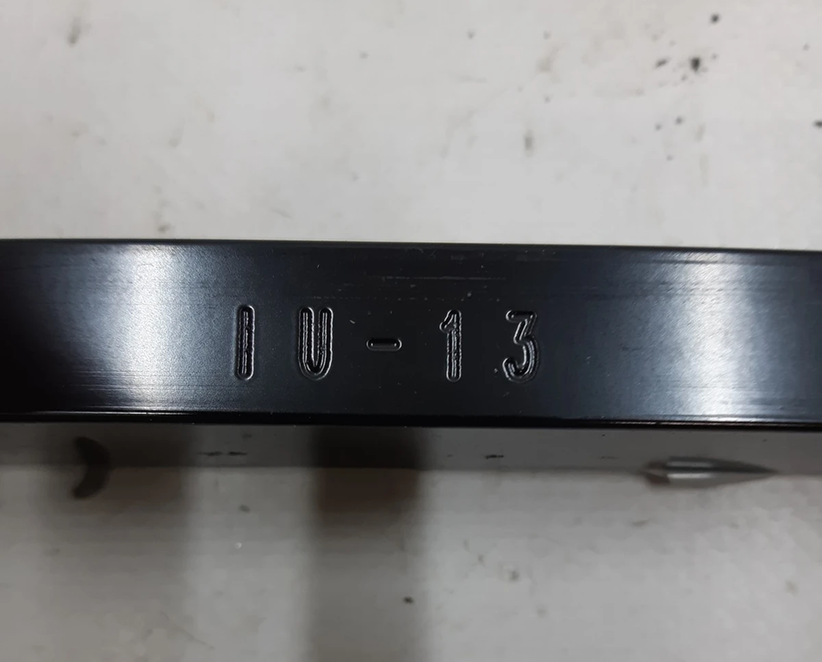 Планка прижимная основной батареи IU-13 Tesla model X S REST 1014153-IU-13