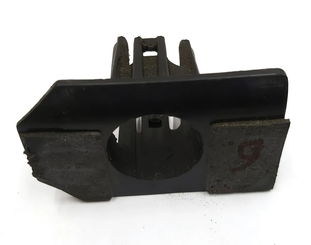 PARK ASSIST RETAINERS-S6 Tesla model S 1048521-00-B