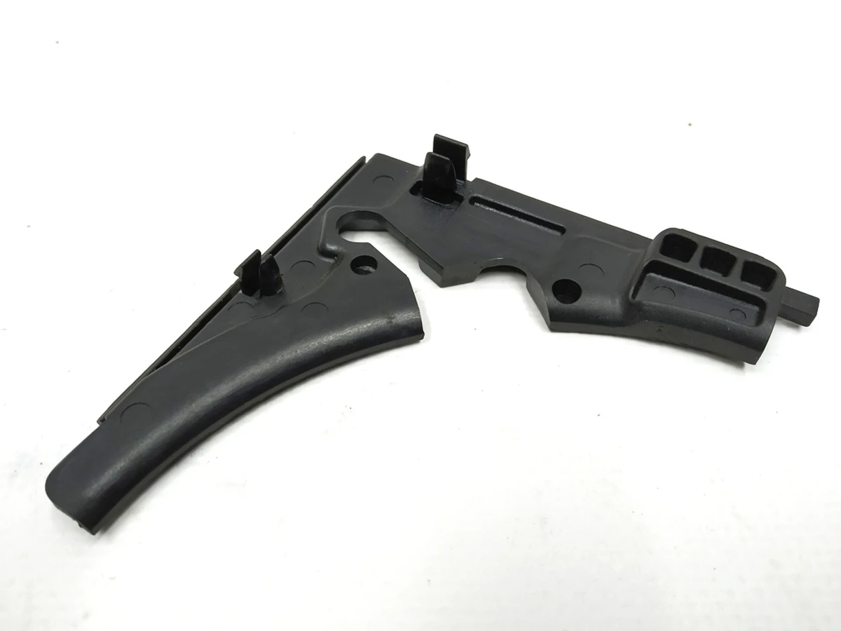 Кронштейн-напрямна датчика притискання люка панорамного даху правий Tesla model S 1014442-00-C