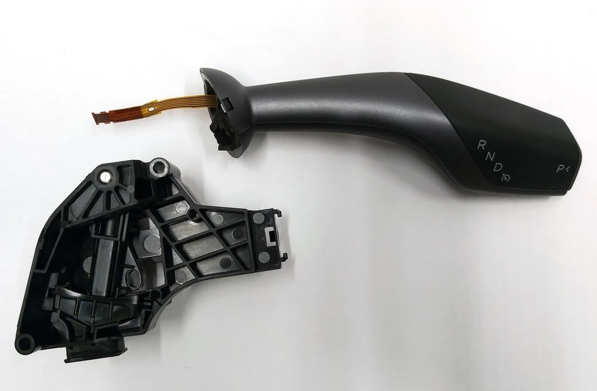 Переключатель передач в рулевой колонке с повреждением Tesla model 3 1097662-00-N