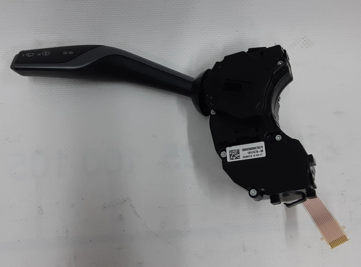 Переключатель света и очистки стекла в рулевой колонке Tesla model 3 1097662-00-N