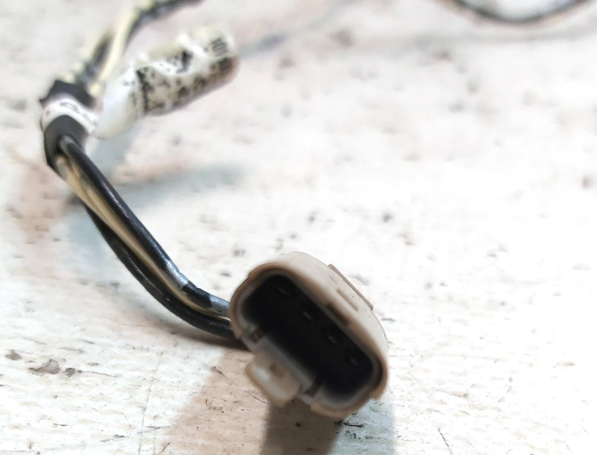 20 Датчик (мікроперемикач) крайніх положень механізму ручки зовнішньої GEN 1.0/2.0 Tesla model S, model S REST 1016009-00-E