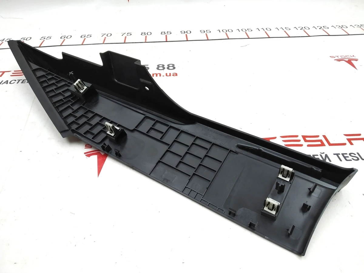 11 Облицювання багажника ліва (під полицю) Tesla model S, model S REST