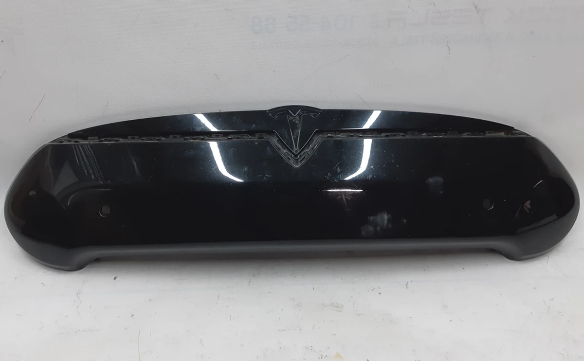 1 Front bumper pad (egg) (with damage) without chrome and "T" sign Tesla model S 1017415-00-D