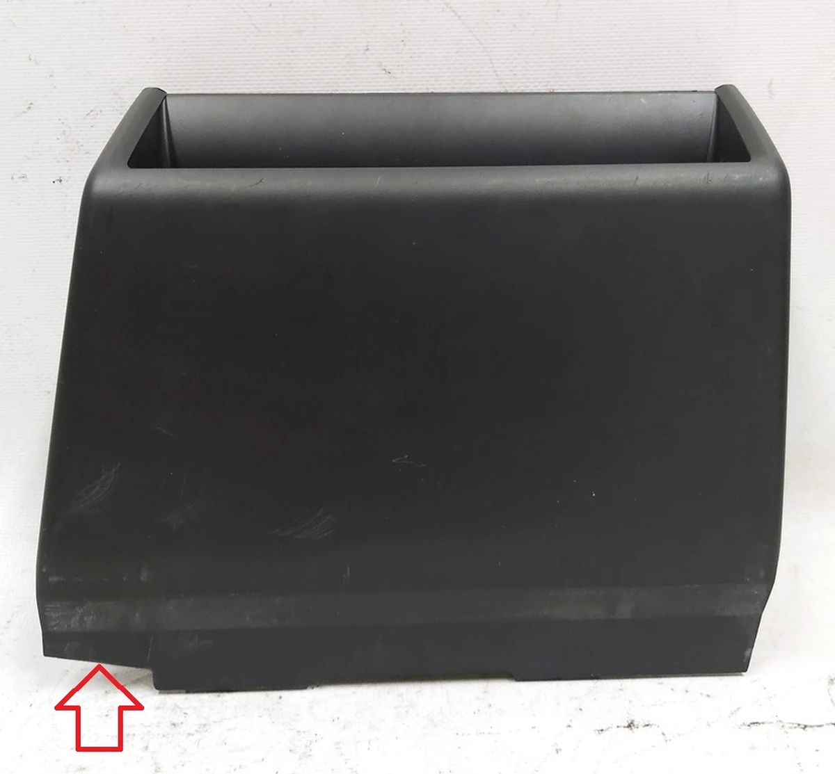 37 Storage niche under the monitor without rubber mat with damage Tesla model S, model S REST 1018893-00-E