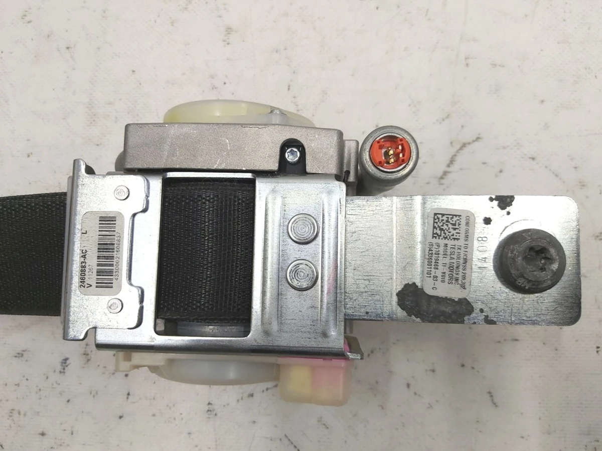 1 SECOND ROW - SEATBELT BUCKLE - LEFT HAND for restoration Tesla model S, model S REST 1019468-03-C