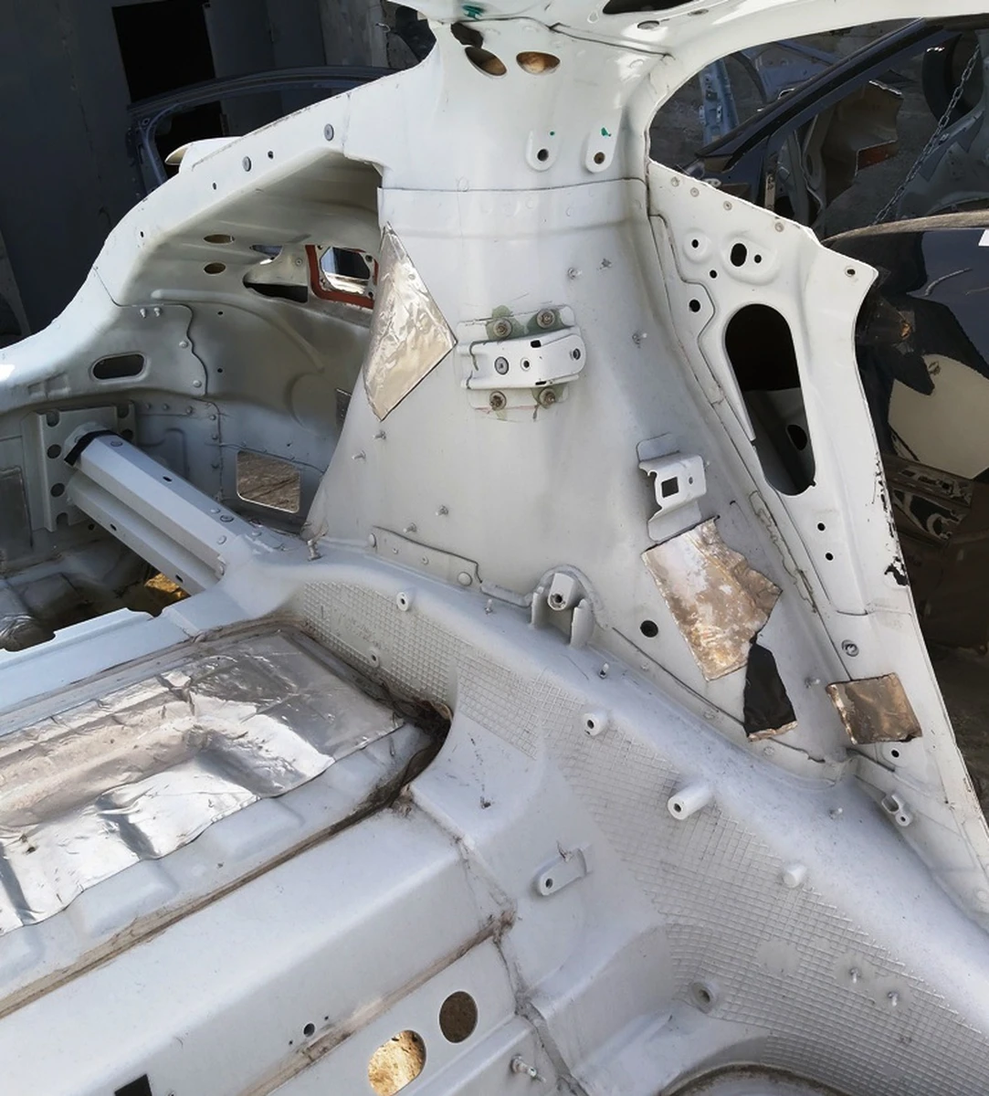 3 Четверть задняя левая крыло (маленькое посадочное место порта зарядки) PBCW с лонжероном Tesla model S 1021723-S0-A