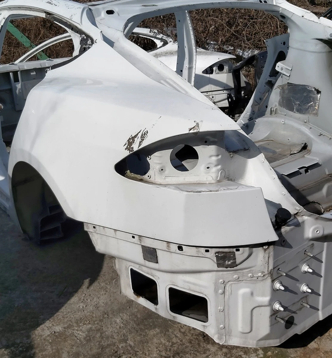 3 Четверть задняя левая крыло (маленькое посадочное место порта зарядки) PBCW с лонжероном Tesla model S 1021723-S0-A